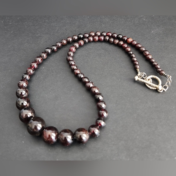 Natural Garnet Gemstone Beads Necklace 18" Length - Picture 3 of 8